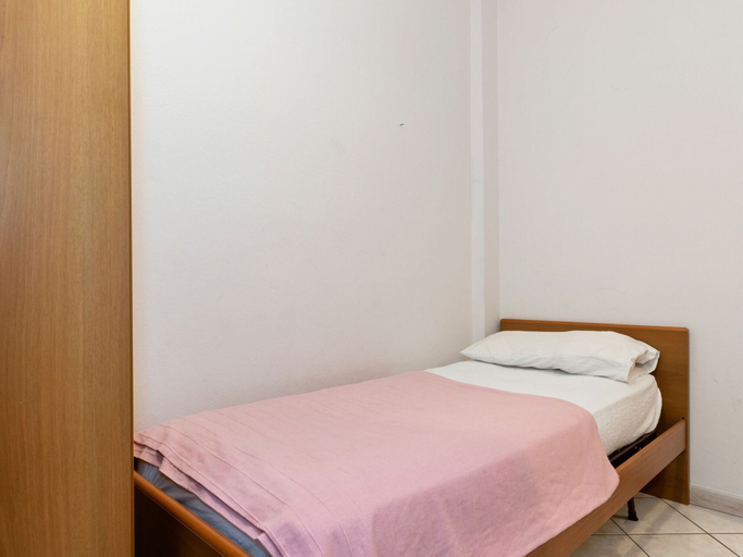 Bedroom 2, Nice Holiday Apartment near Lazise, Verona