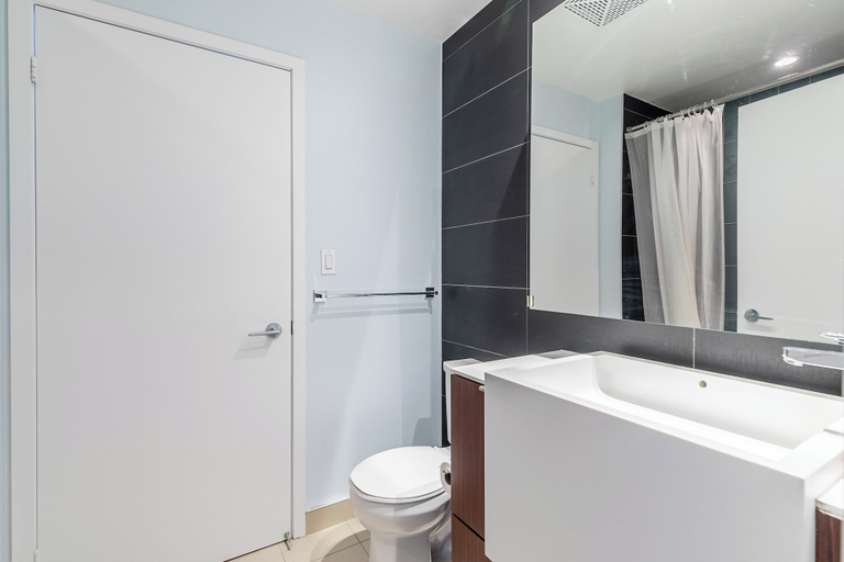Bathroom 3, Ohio Global Stay, Toronto