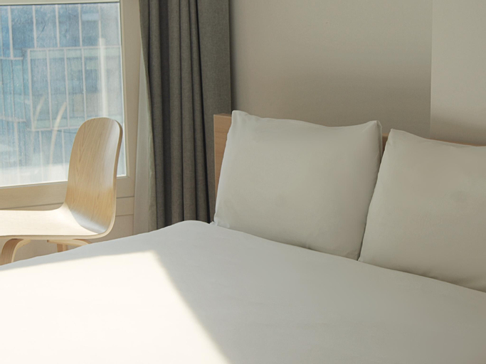 Comfy🌞 Netflix ⏦Natural⏦ Haeundae Beach right in front⏦ The Bay 101⏦ Family, lovers, friends, business trip, Haeundae