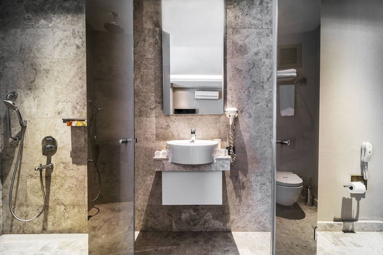 Bathroom 2, AHC Grand Bazaar Hotel, Fatih