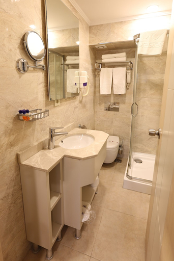 Bathroom 4, Alpinn Hotel, Fatih