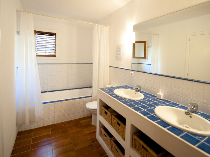 Bathroom 5, Belvilla by OYO Vellacott, Baleares