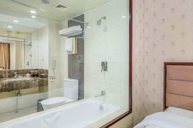 Bathroom 3, Zhongyin Hotel, Baoding