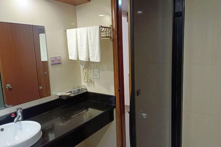 Bathroom 4, Jinmalou Hotel, Wenzhou