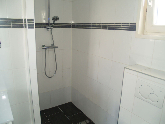 Others 5, Comfortable Chalet Near Brunssummerheide, Heerlen