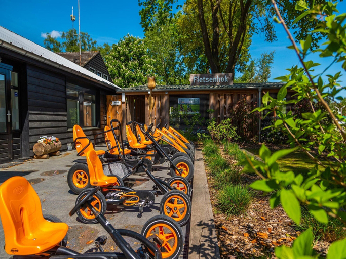 Others 5, Comfortable Chalet Near Park De Veluwe, Ede