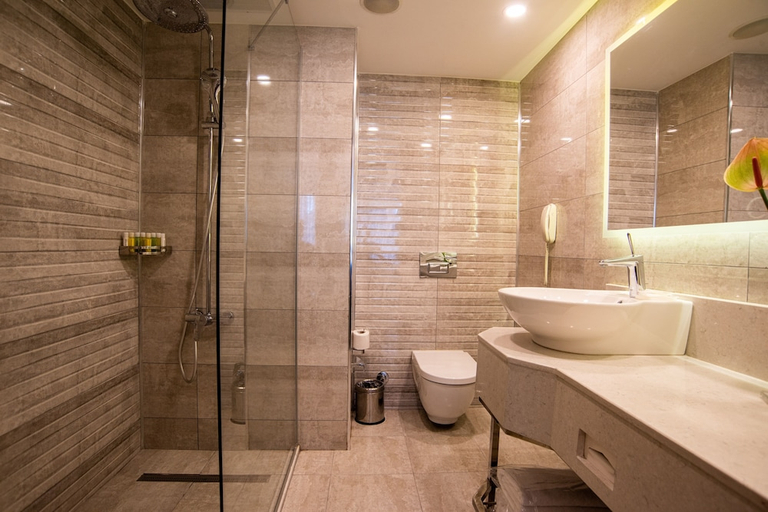 Bathroom 3, Richmond Hotel, Beyoğlu