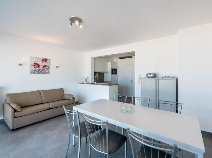 Others 3, Apartment on Sea Wall With Stunning Views, West-Vlaanderen