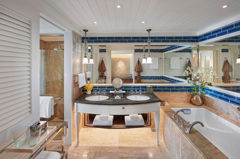 Bathroom 12