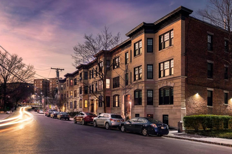 Stylish Studio in Brookline-5min train to Boston.. #2, Norfolk
