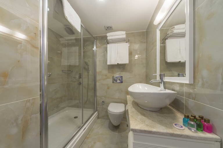 Bathroom 4, Kunlun Kensington Hotel İstanbul, Fatih