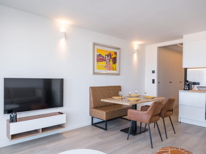 Dining 3, Apartment With Sea-view, West-Vlaanderen