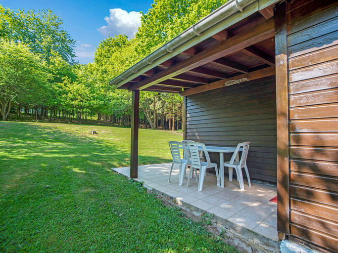Others 4, Cozy Chalet in Trois Ponts near Forest, Liège