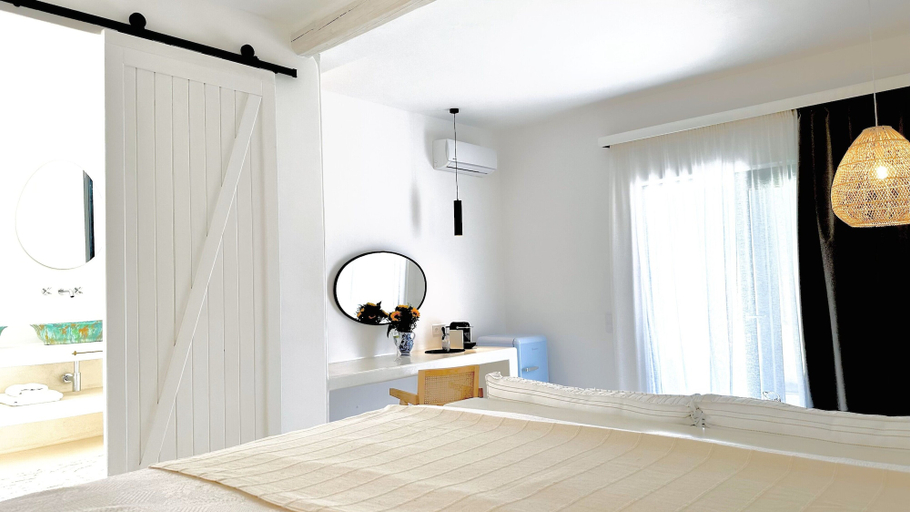 Bedroom 4, Myconian Theros, South Aegean