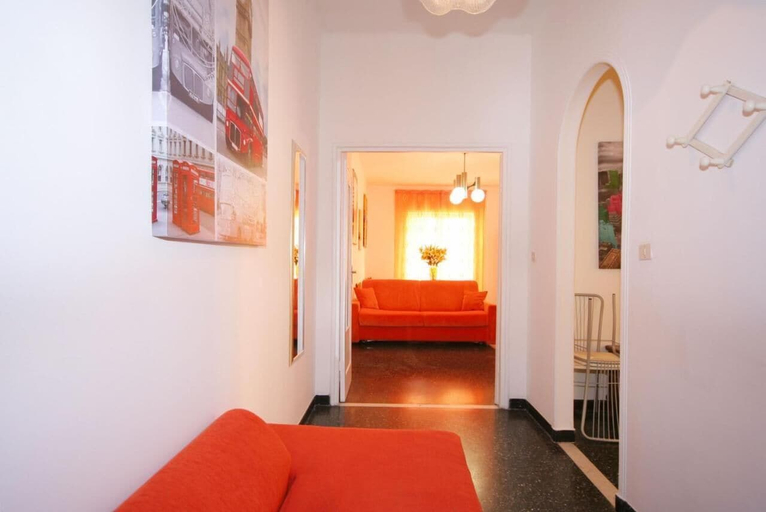 Interior 2, Hanbury 96 Cristallo, Savona