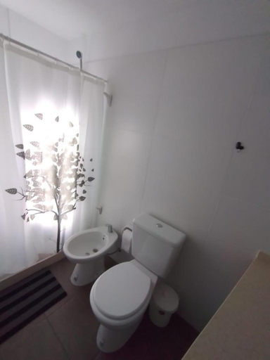 Bedroom 5, kira, Rosario