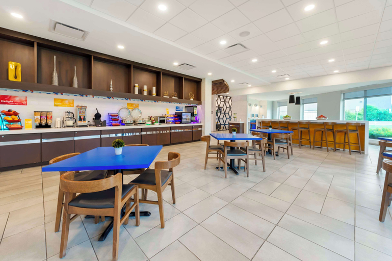 Food & Drinks 5, GLō Best Western Kanata Ottawa West, Ottawa