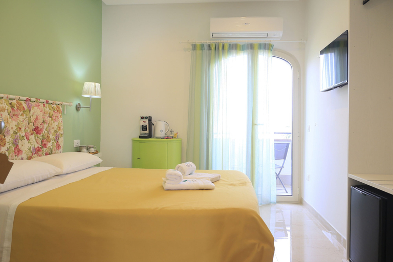 Bedroom 5, Villa del Gaudio Rooms & Apartments, Napoli