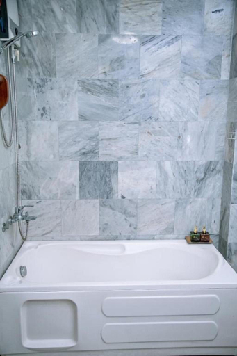 Bathroom, Central Beach Hotel, Da Nang