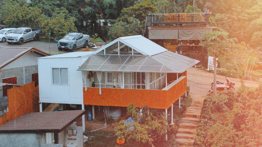 Exterior 7