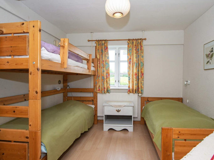Bedroom 5, 5 Person Holiday Home in Hojer, Tønder