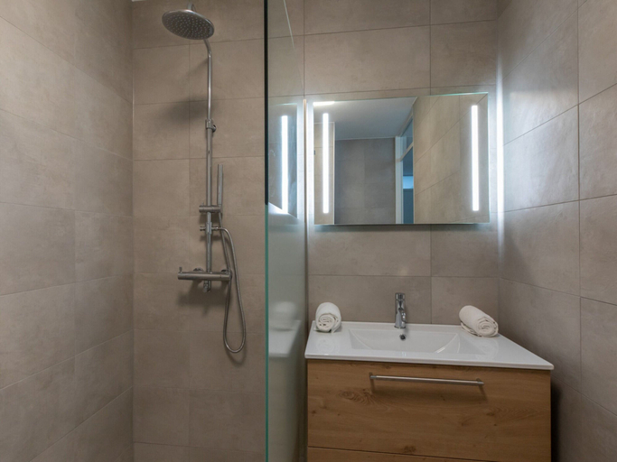 Bathroom 5, Apartment in Zoutelande Near Sunny Beach, Veere