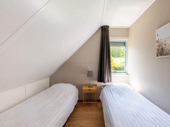 Room 5, Detached House With Dishwasher Near Hoorn, Andijk