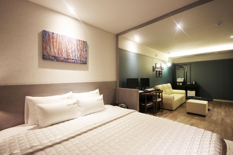 Bedroom 23