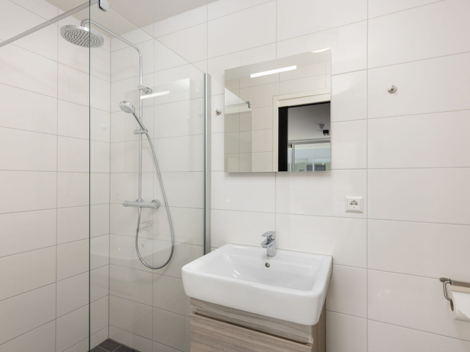 Bathroom, Apartment in Egmond aan Zee Near the Beach, Bergen