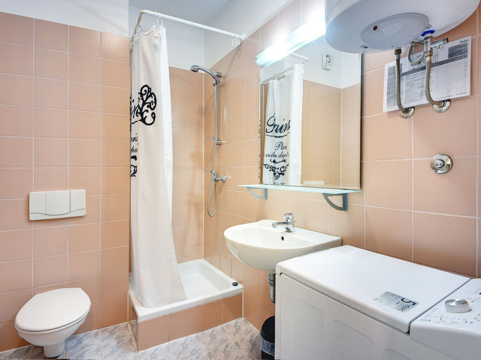 Bathroom, Scenic Apartment With Garden in Medulin, Medulin