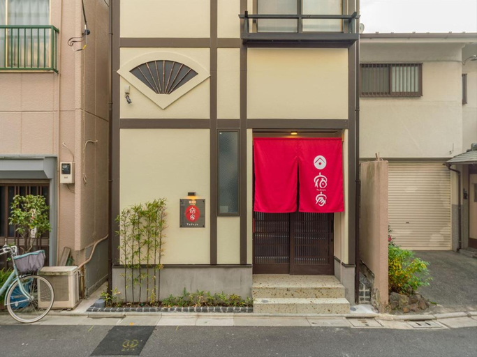 Exterior 14