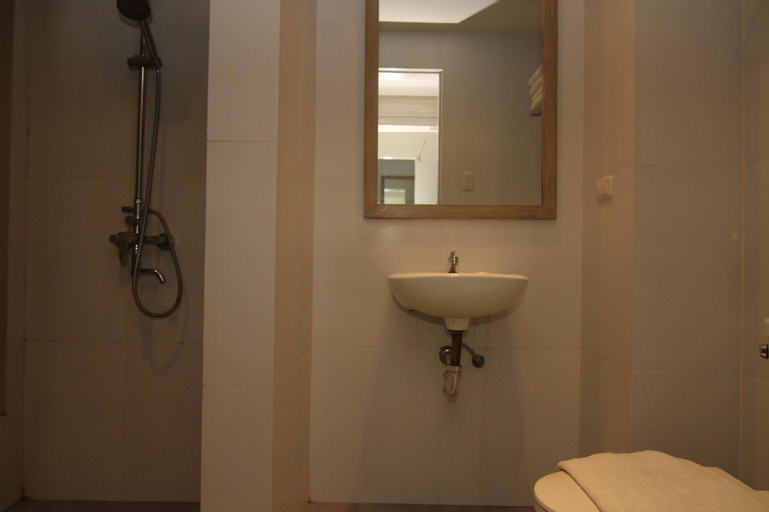 Bathroom 15