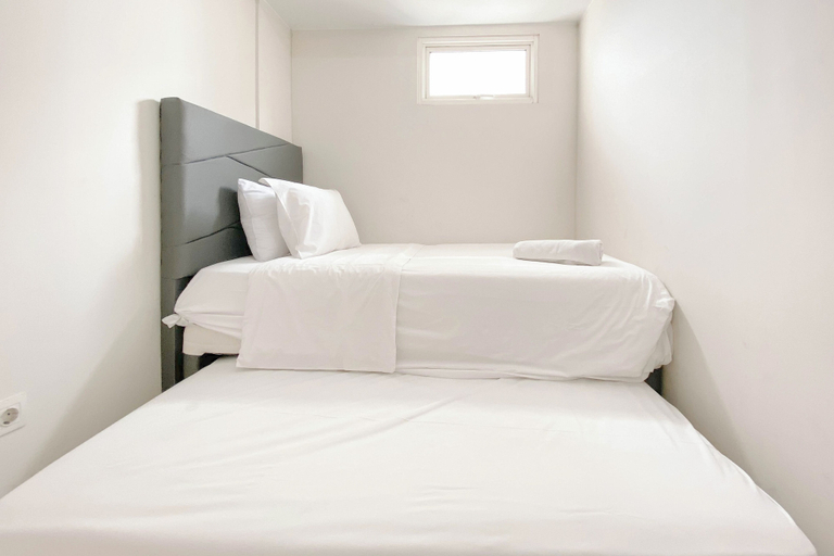 Bedroom 3, Good And Spacious 3Br At Springlake Summarecon Bekasi Apartment, Bekasi