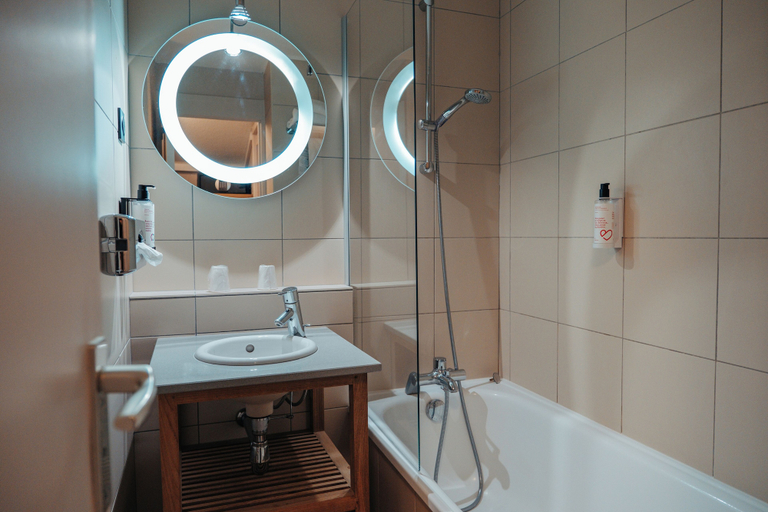 Bathroom 5, Hôtel l'Eden des Cimes - Vacances Bleues - Belle Plagne 2100, Savoie