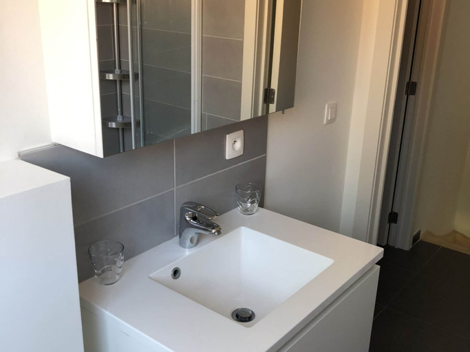 Bathroom 4, Cozy Holiday Home near Westhoek, West-Vlaanderen
