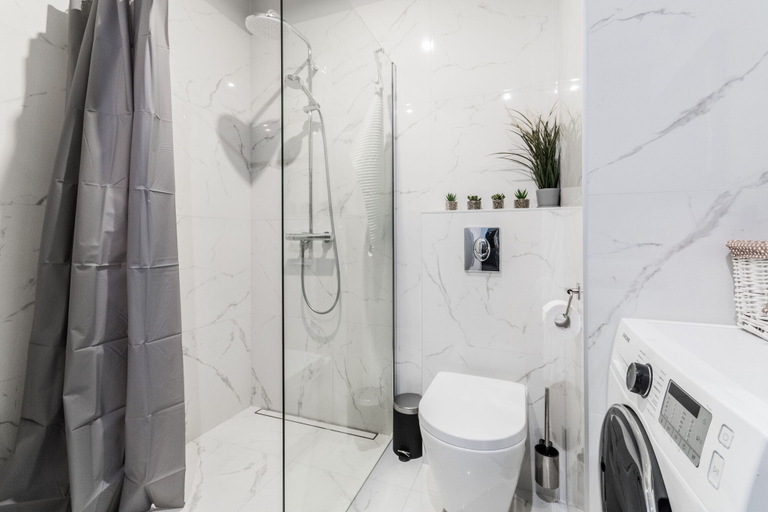 Bathroom 2, Letnica - Botanika by Grand Apartments, Gdańsk City