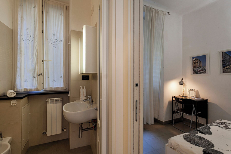Bathroom, A Un Passo dalla Spiaggia di Camogli by Wonderful Italy, Genova