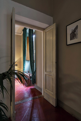 Room 3, Pergola One Romantic Apt by Oteego, Florence