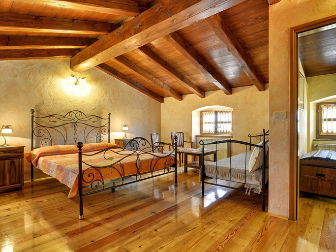 Bedroom 3, Holiday Home in Valtura With Swimming Pool, Ližnjan