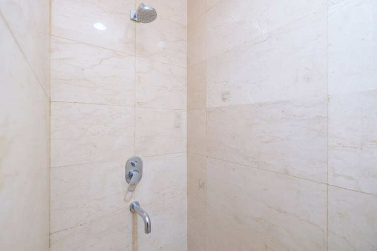 Bathroom 2, Spacious And Comfy 2Br At L'Avenue Pancoran Apartment, South Jakarta
