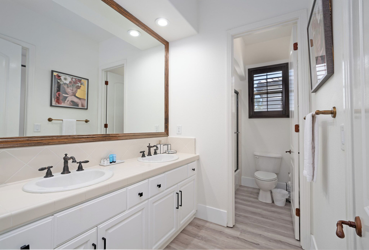 Bathroom 3, Casa Serenity Luxury Living w/ Pool & Jacuzzi, Riverside
