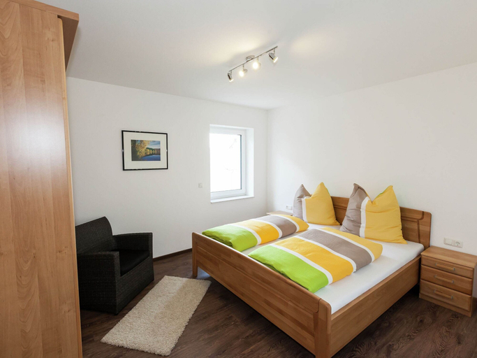 Bedroom 2, Holiday Home With Terrace Near Volcanic Lakes, Vulkaneifel