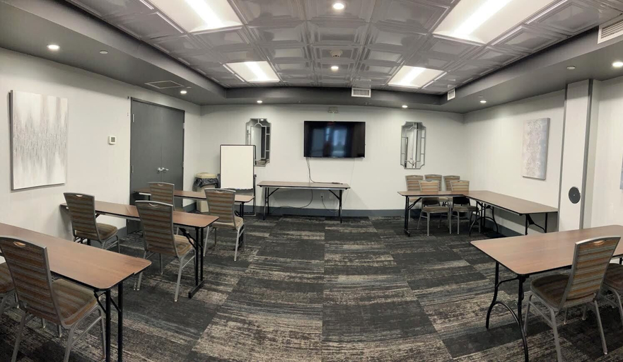 Business Facilities, Pearl Street Hotel & Suites, La Crosse