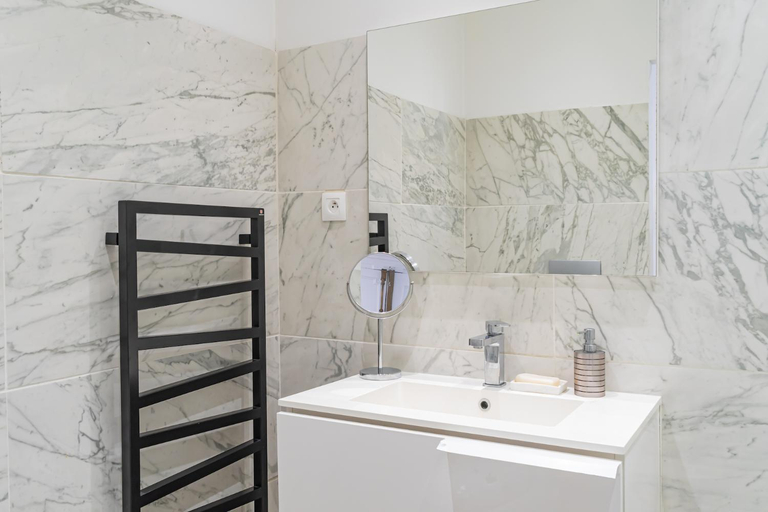 Bathroom 1, Super appartement au cœur de Nice! Bonnes vacances, Alpes-Maritimes