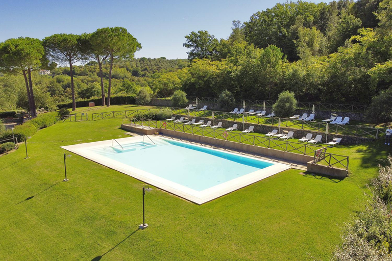 Sport & Beauty 2, Francigena Apartments with Shared Pool and Private Garden, Florence