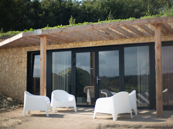 Exterior 5, Luxury Hill Lodge, 2 Bathrooms, Near Maastricht, Gulpen-Wittem