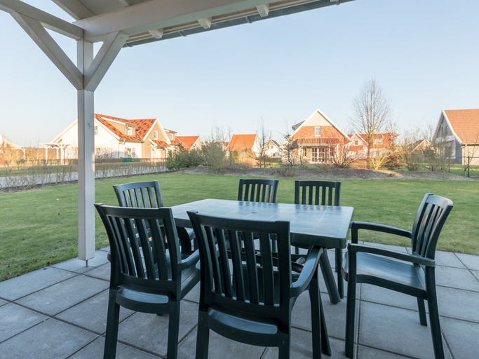 Dining 4, Villa in Arcen With Free Thermal Bath Access, Arcen en Velden