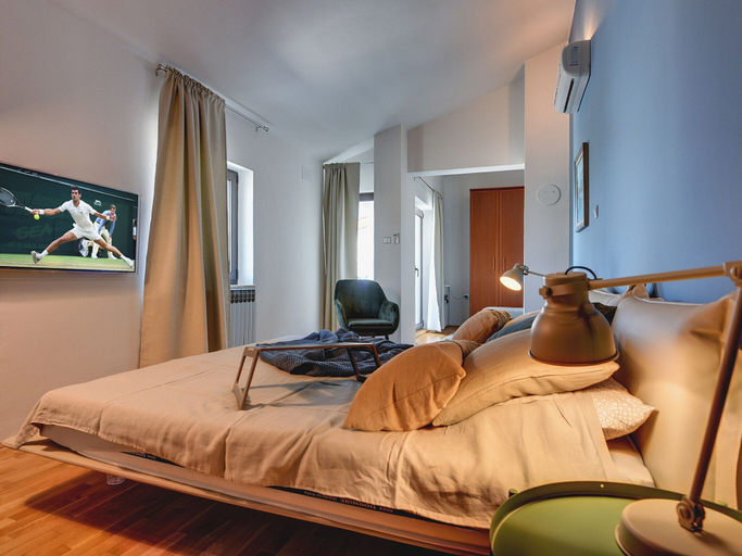 Bedroom 3, Villa in Stinjan With Pool and Sea View, Pula