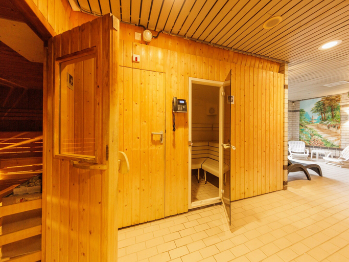 Bathroom 4, Spacious Bungalow with Dishwasher near Hunebedcentrum, Borger-Odoorn