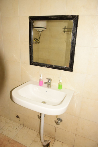 Bathroom, Hotel Ayaan Residency Manali, Kullu